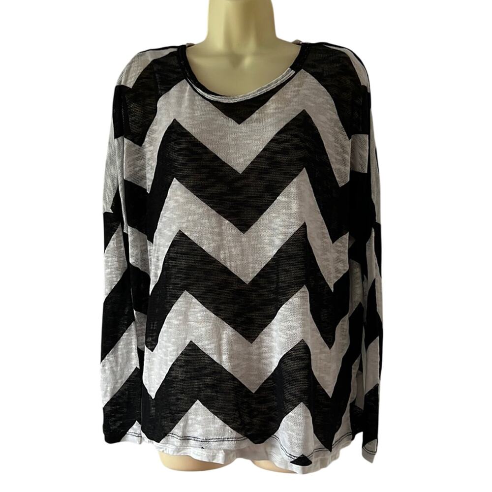 Chelsea & Theodore Black/White Dolman Sleeve Chevron Print Blouse Layered Knit